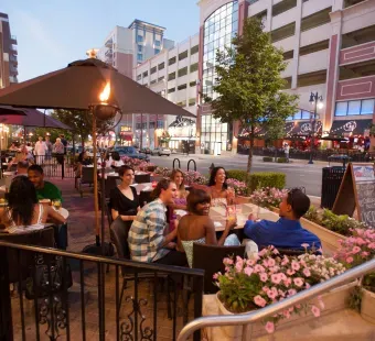 Dine al fresco on a spectacular weekend away in National Harbor.