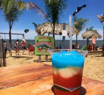 Drinks at Dirty Dave’s Tike Bar at Kentmorr Restaurant Photo