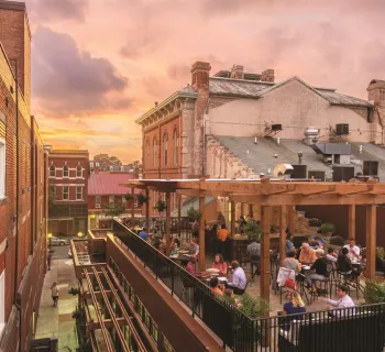 Brewer's Alley Restaurant & Brewery Photo